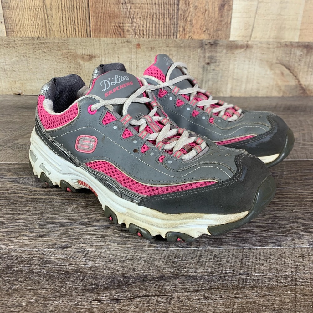 Skechers D’Lites Women’s Sz 8 Sneaker FLAWS